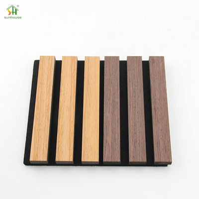ราคาดี 1220x2440 มม มหาสมัย MDF Oak Acoustic Slat Wall Panel สําหรับการค้าและที่อยู่อาศัยในบ้าน ออนไลน์